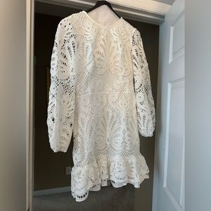 David’s bridal dress worn once for a bridal shower! Size 12 fits more like a 10!